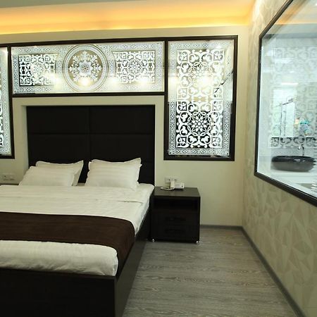 Safir Business Hotel O Душанбе Екстериор снимка