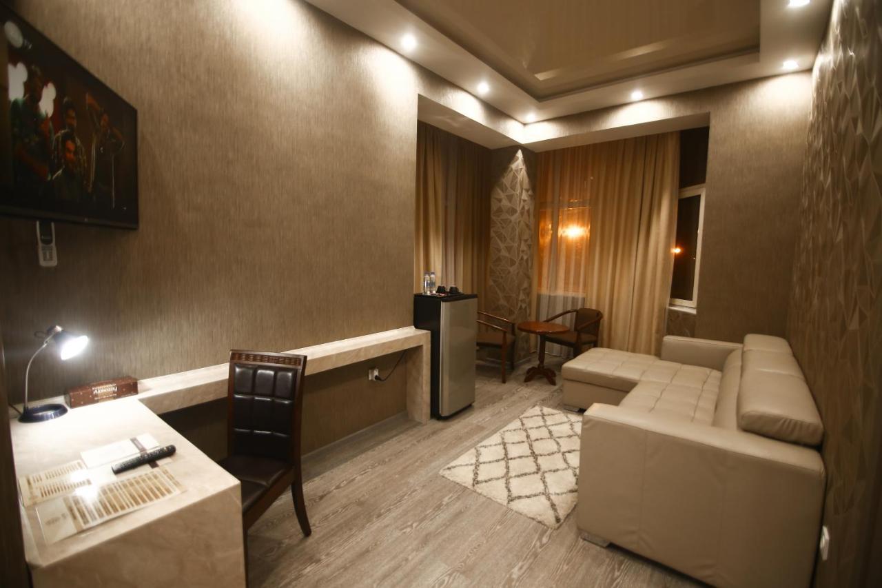 Safir Business Hotel O Душанбе Екстериор снимка