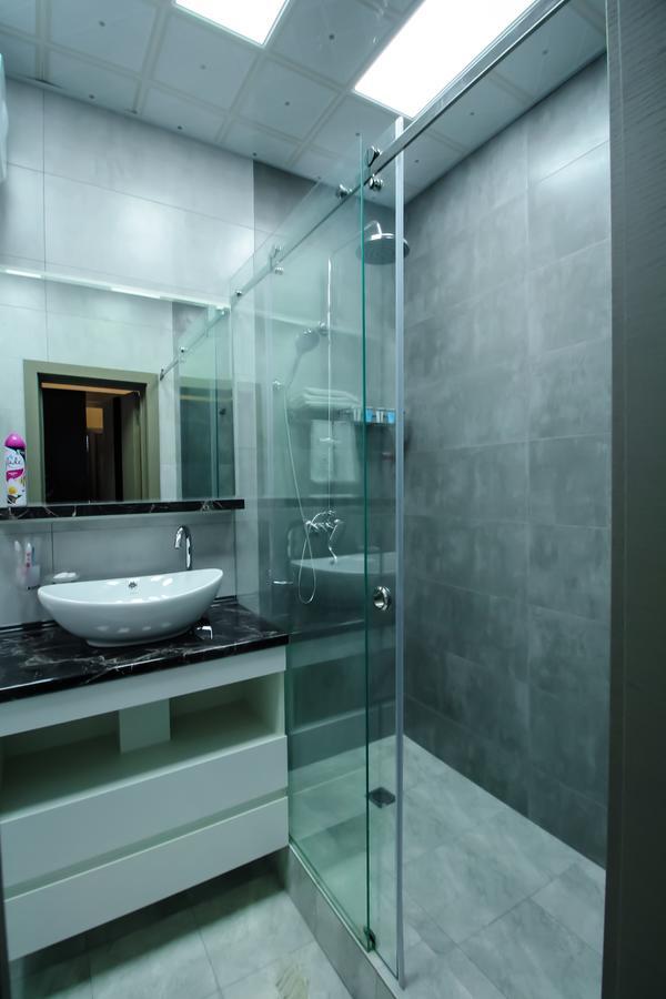 Safir Business Hotel O Душанбе Екстериор снимка