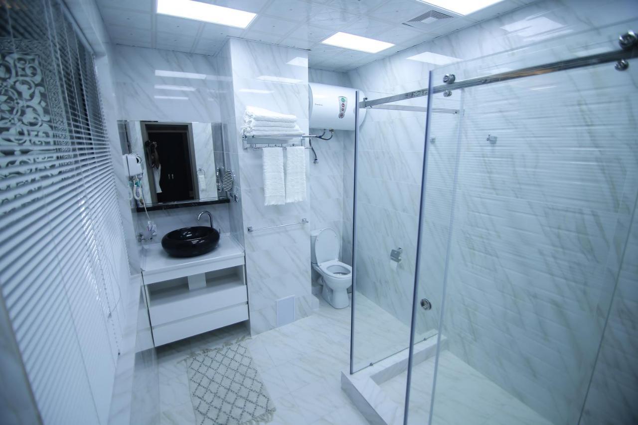 Safir Business Hotel O Душанбе Екстериор снимка