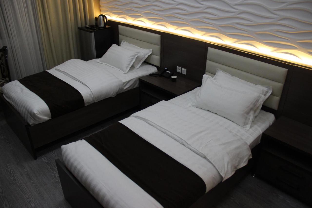 Safir Business Hotel O Душанбе Екстериор снимка